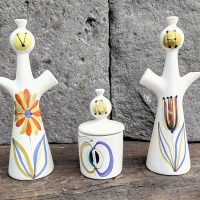 Roger Capron Vinaigrier huilier et  anthropomorphes en céramique décor de fleurs – Image 2