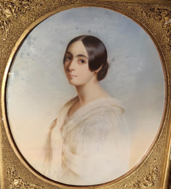 "Portrait pastel d'une Jeune Femme En Médaillon XIXème"
