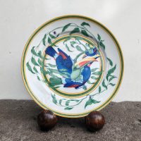 Assiette de présentation en porcelaine Hermès modèle  « Toucans » 1986 – Image 6