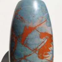 Vase tubulaire  Sophie COMBRES (1960-2006)en céramique émaillée  à décor de funambules de danseuses stylisées – Image 7
