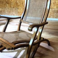 Chaise longue dite de paquebot en bois naturel garniture à fond de canne – Image 2