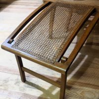 Chaise longue dite de paquebot en bois naturel garniture à fond de canne – Image 5