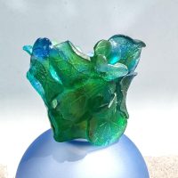 DAUM France LAMPE BERGER du centenaire en pâte de verre dans les tons "vert et bleu" à motif floral "1998" – Image 4