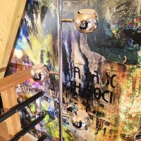SEYLUMIERE Modèle Hary Lampadaire Liseuse en métal chromé à trois spots globulaires orientables XX ème – Image 3