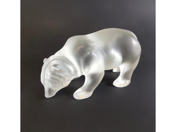 LALIQUE France  Ours polaire en cristal moulé pressé dépoli  XX ème