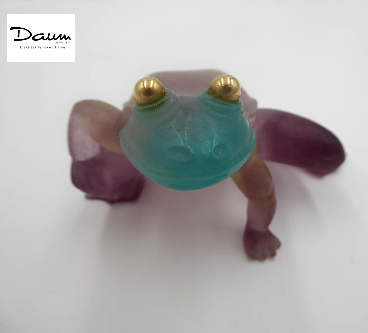 DAUM Grenouille en pâte de verre mauve aux yeux d'or XX ème