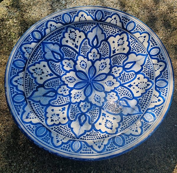 Grand plat coupe sur pied en céramique émaillée de  Ahmed Serghini Maroc  XXème