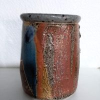 Suzy ATKINS (1941) Atelier du DON du FEL Pot couvert en céramique émaillée réhaut à l'or fin XX ème – Image 3
