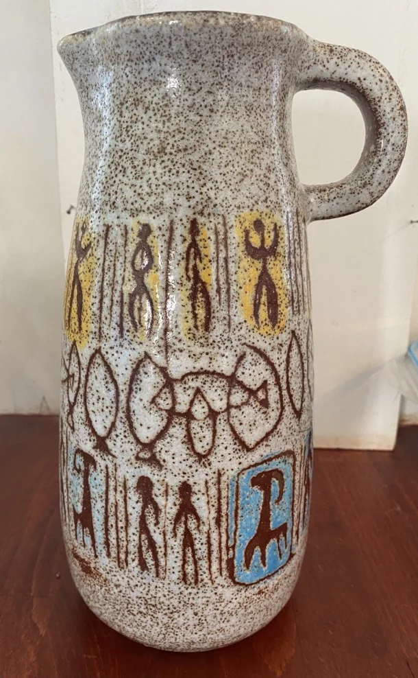 ACCOLAY ANCIEN GRAND PICHET EN FAIENCE DECOR AFRICANISTE ANNÉE 50