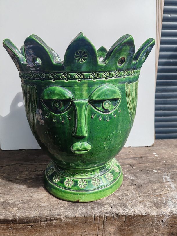 Paire grands cache-pot anthropomorphes en terre cuite vernissée verte  Roland Zobel