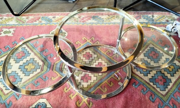 Table Basse rétro vintage 3 plateaux en verre transparents pivotants vers 1970