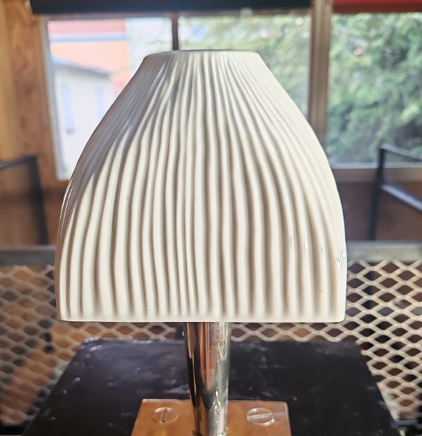Lampe de table vintage de la maison d'orfèvrerie française Ercuis vers 1970